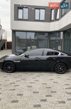 Седан Jaguar XE 2016 в 