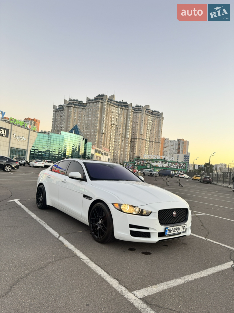 2016 Jaguar XE - мініатюра 27