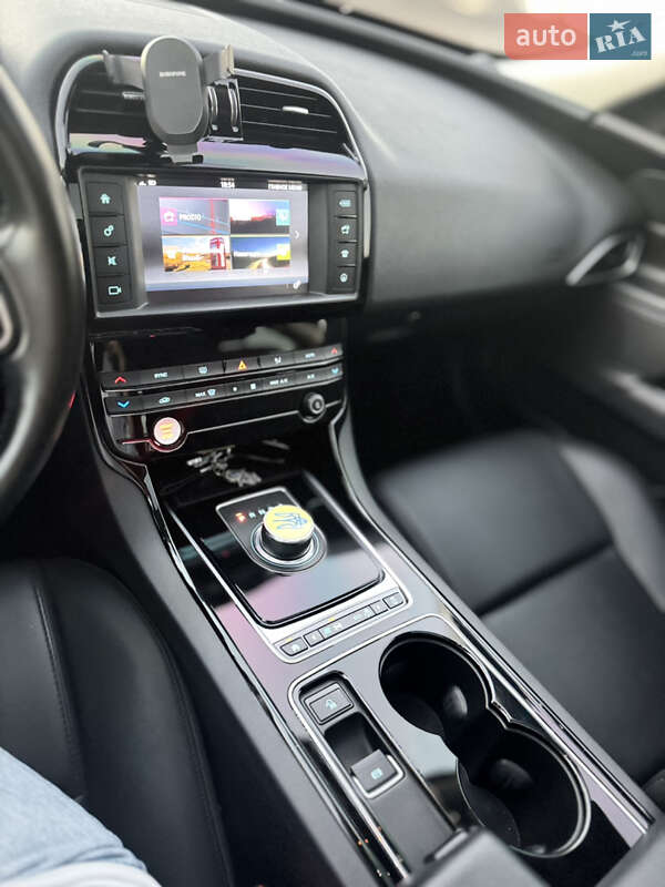 Седан Jaguar XE 2016 в Одесі фото 13 Седан Jaguar XE 2016 в Одесі