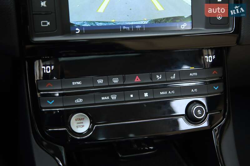 Седан Jaguar XE 2016 в Харкові