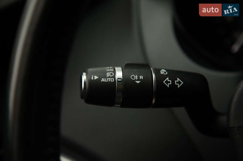 Седан Jaguar XE 2016 в Харкові