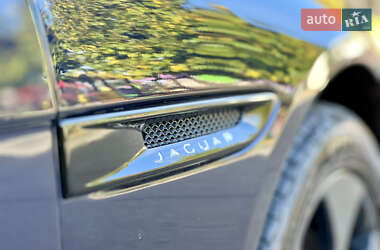 Седан Jaguar XE 2016 в 