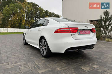Седан Jaguar XE 2019 в  фото 10 Седан Jaguar XE 2019 в