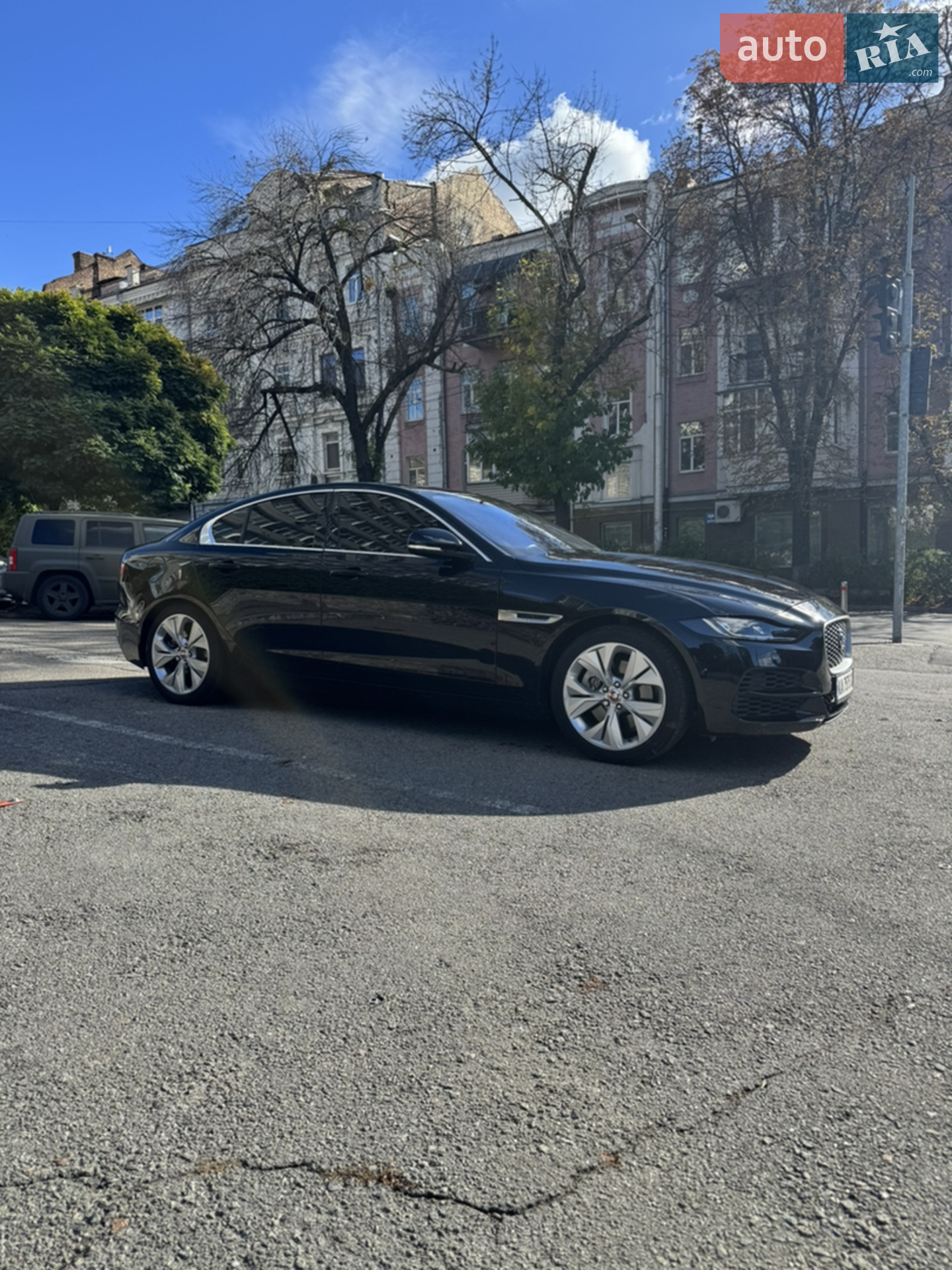 2019 Jaguar XE - мініатюра 3