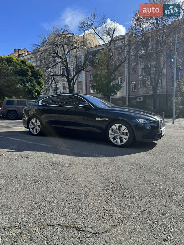 Седан Jaguar XE 2019 в Киеве фото 3 Седан Jaguar XE 2019 в Киеве