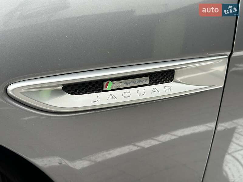 Седан Jaguar XE 2020 в Києві