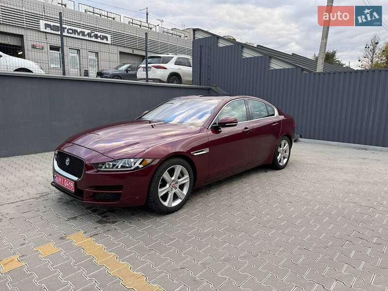 Седан Jaguar XE 2017 в Житомирі