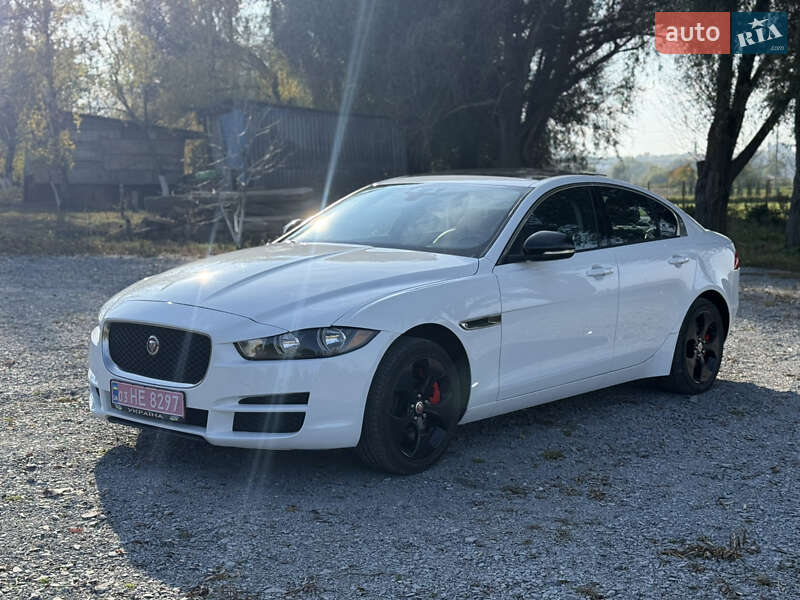 Седан Jaguar XE 2017 в Рівному