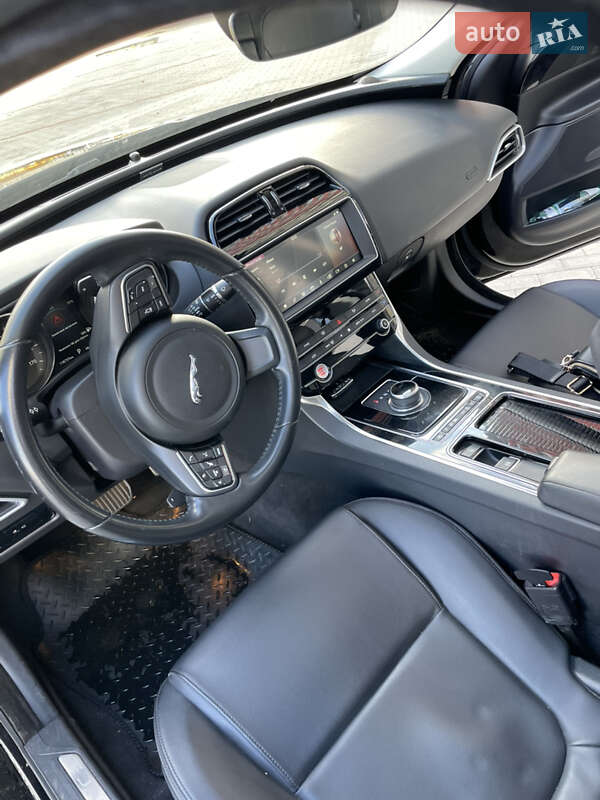 Седан Jaguar XE 2019 в Киеве фото 9 Седан Jaguar XE 2019 в Киеве