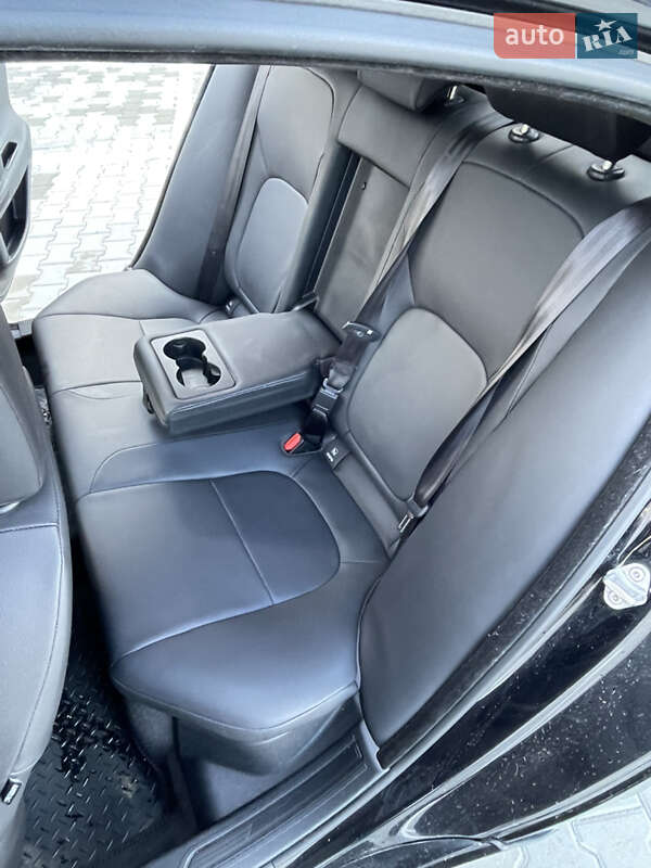 Седан Jaguar XE 2019 в Киеве фото 17 Седан Jaguar XE 2019 в Киеве