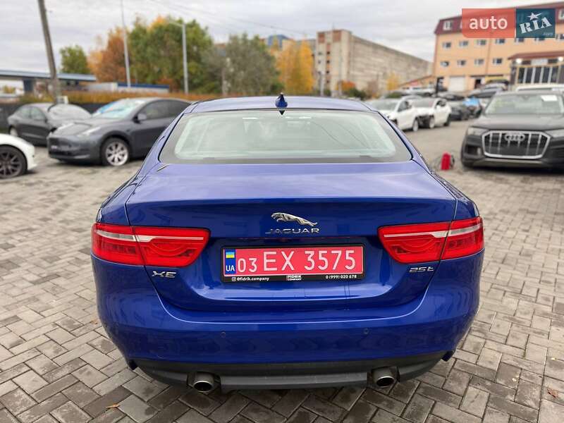 Седан Jaguar XE 2018 в Луцке
