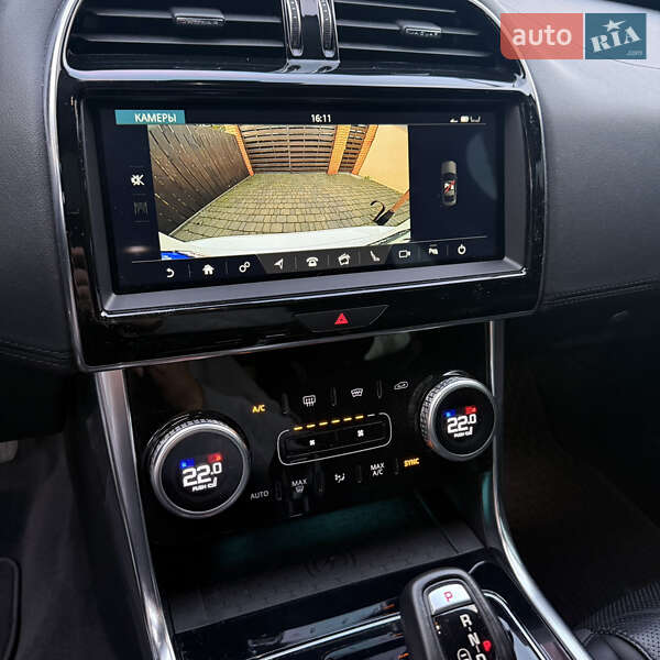 Седан Jaguar XE 2020 в Днепре фото 17 Седан Jaguar XE 2020 в Днепре