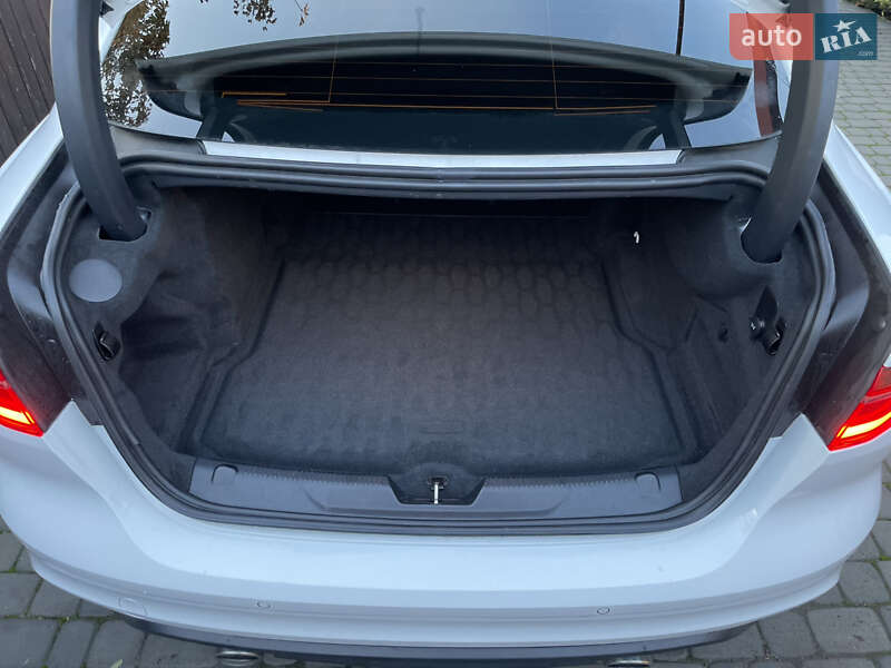 Седан Jaguar XE 2020 в Днепре фото 25 Седан Jaguar XE 2020 в Днепре