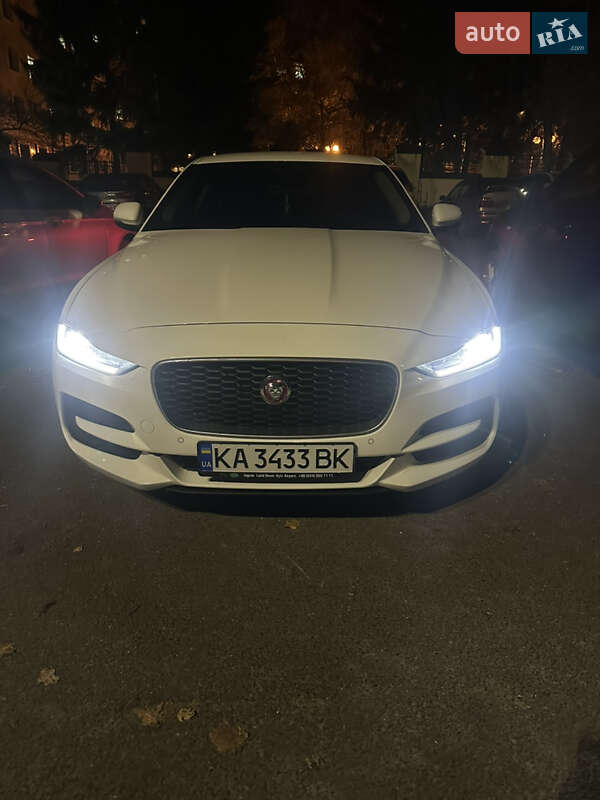 Седан Jaguar XE 2020 в Киеве