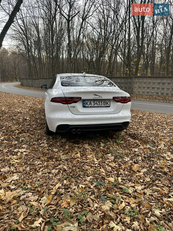 Седан Jaguar XE 2020 в Киеве