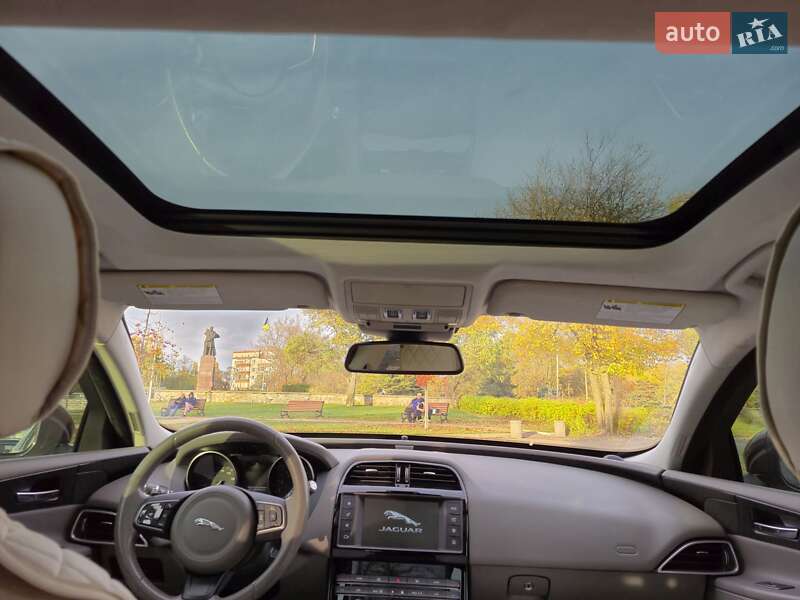 Седан Jaguar XE 2016 в Кременчуці фото 25 Седан Jaguar XE 2016 в Кременчуці