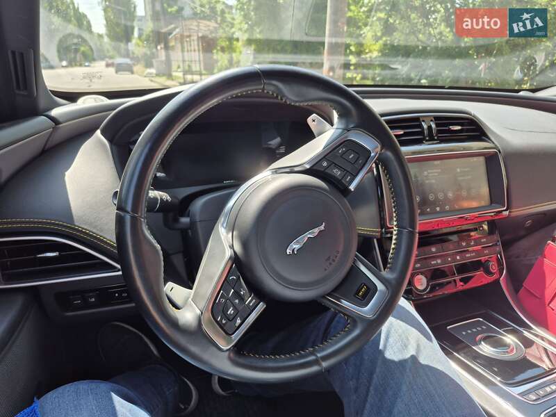 Седан Jaguar XE 2018 в Запорожье фото 5 Седан Jaguar XE 2018 в Запорожье