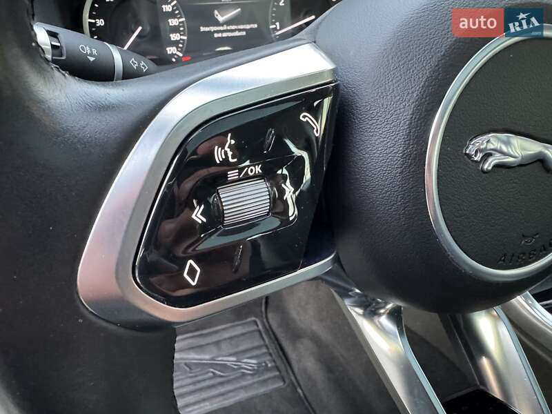 Седан Jaguar XE 2020 в Києві