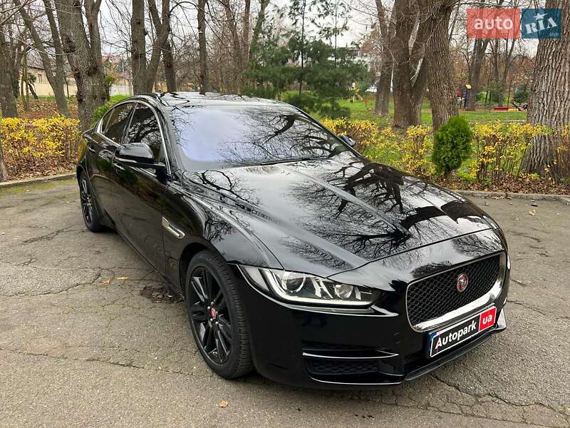 Седан Jaguar XE 2019 в Києві