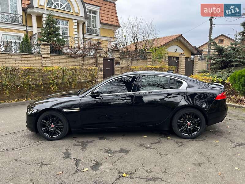 Седан Jaguar XE 2019 в Києві