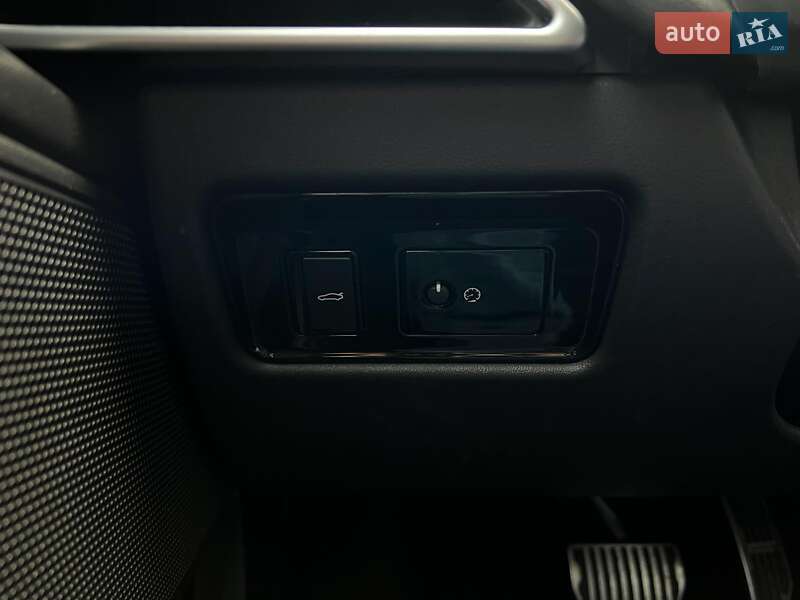 Седан Jaguar XE 2019 в Києві