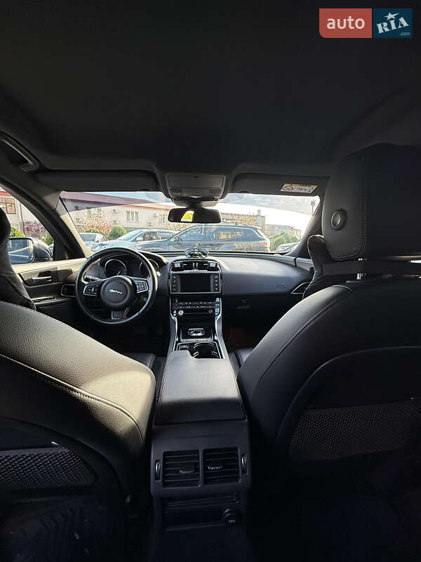 Седан Jaguar XE 2016 в Одессе