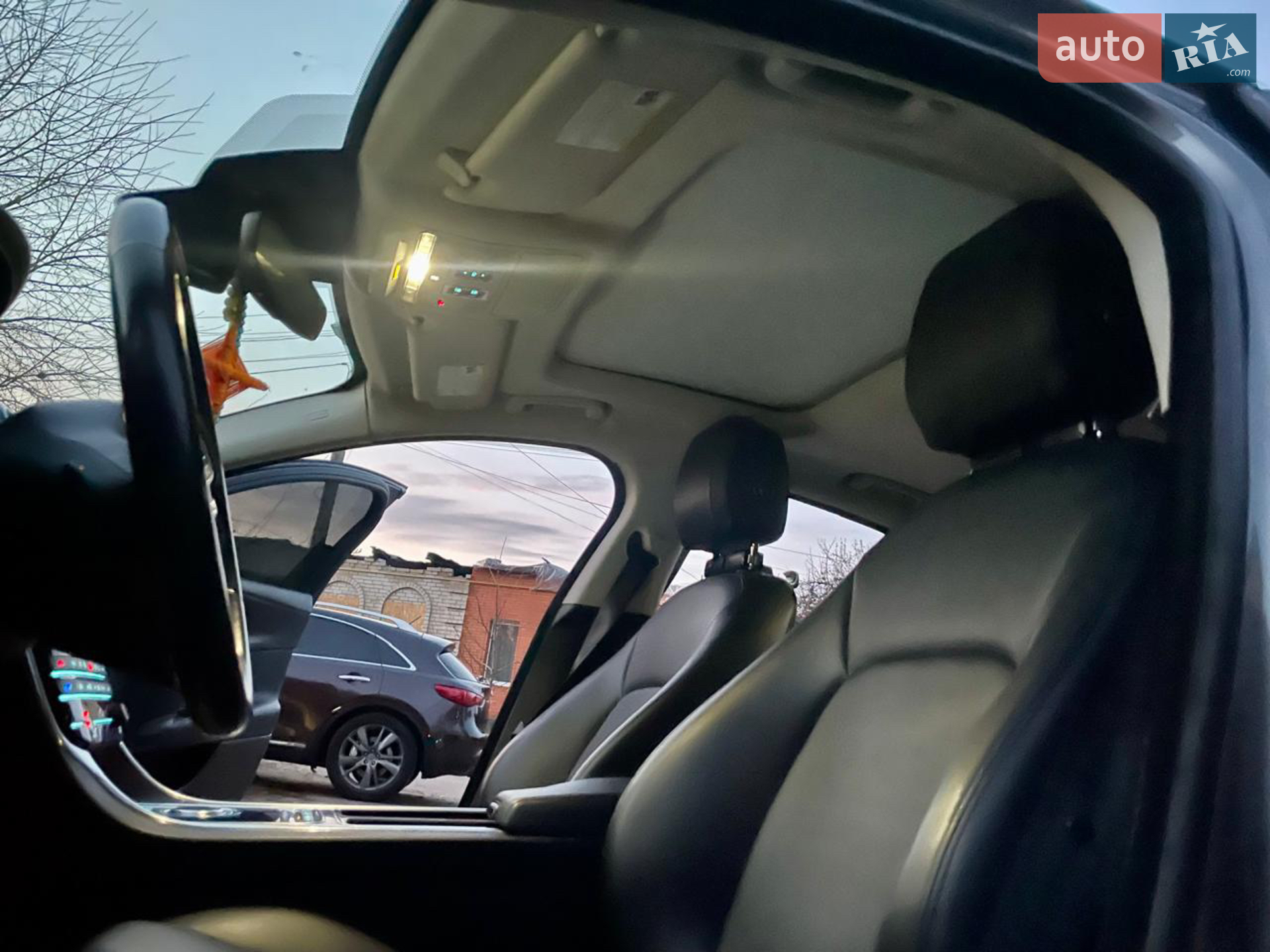 2019 Jaguar XE - мініатюра 12