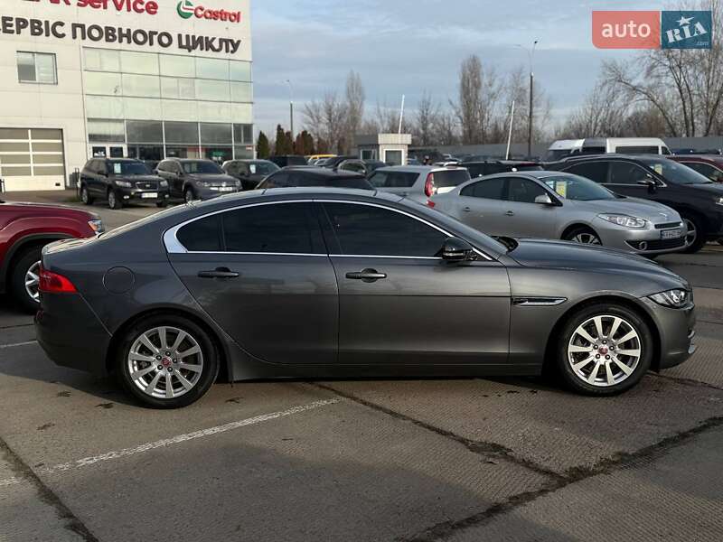 Седан Jaguar XE 2016 в Киеве