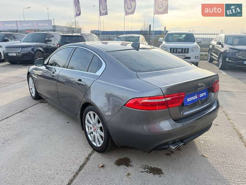 Седан Jaguar XE 2016 в Киеве