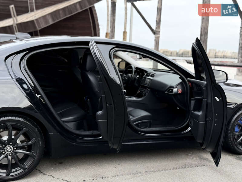 Седан Jaguar XE 2016 в Одесі фото 17 Седан Jaguar XE 2016 в Одесі