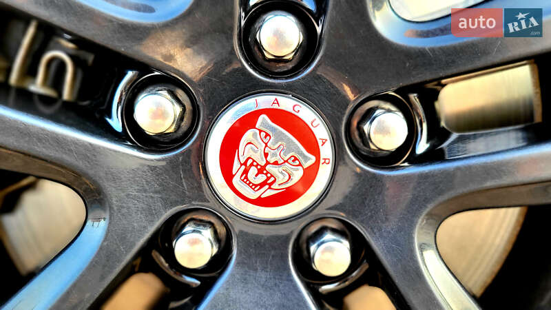 Седан Jaguar XE 2015 в Черкассах