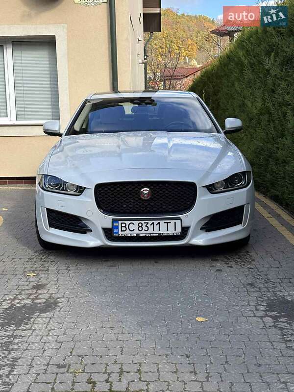 Jaguar XE 2016