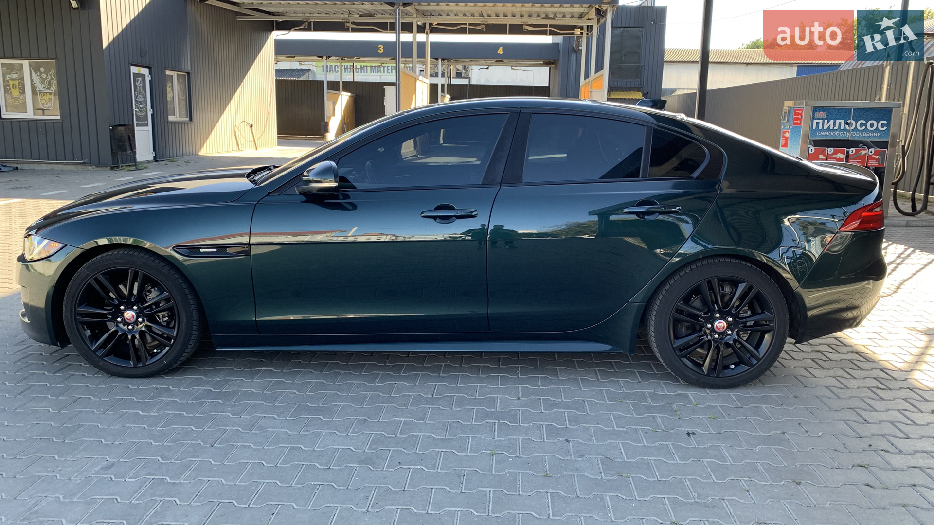 2016 Jaguar XE - мініатюра 21