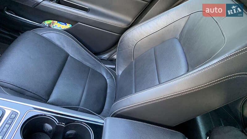 Седан Jaguar XE 2016 в Хмельницком