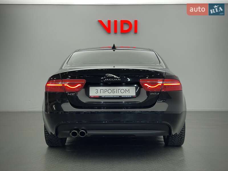 Седан Jaguar XE 2016 в Киеве
