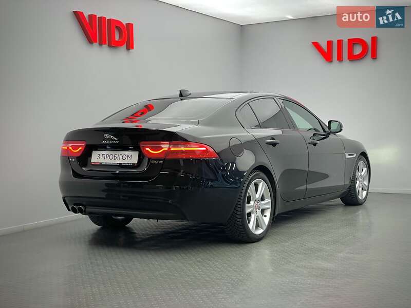 Седан Jaguar XE 2016 в Киеве