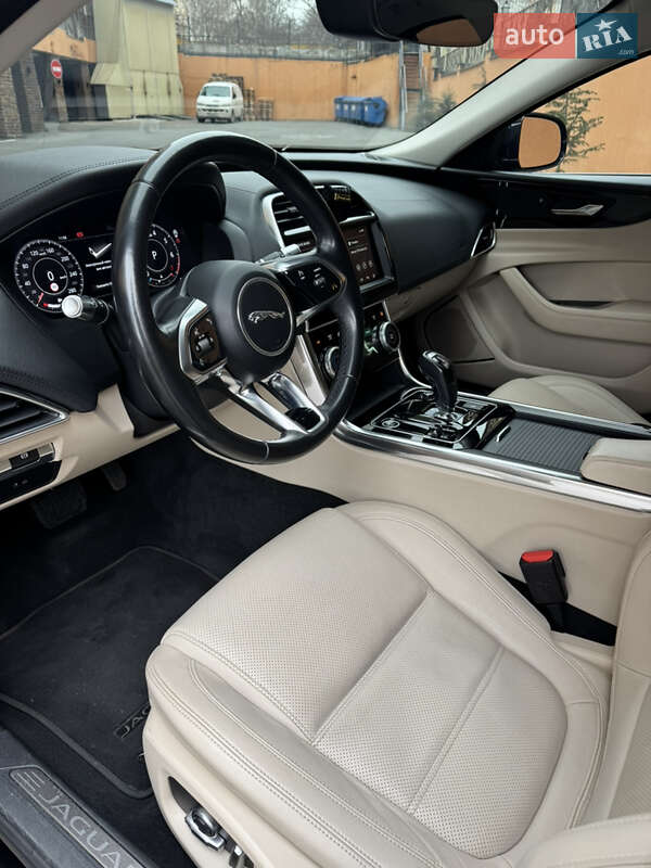 Седан Jaguar XE 2020 в Одессе