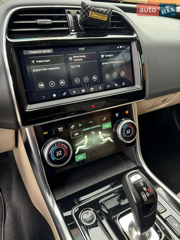 Седан Jaguar XE 2020 в Одессе