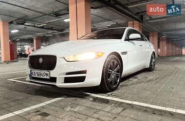 Седан Jaguar XE 2016 в Києві