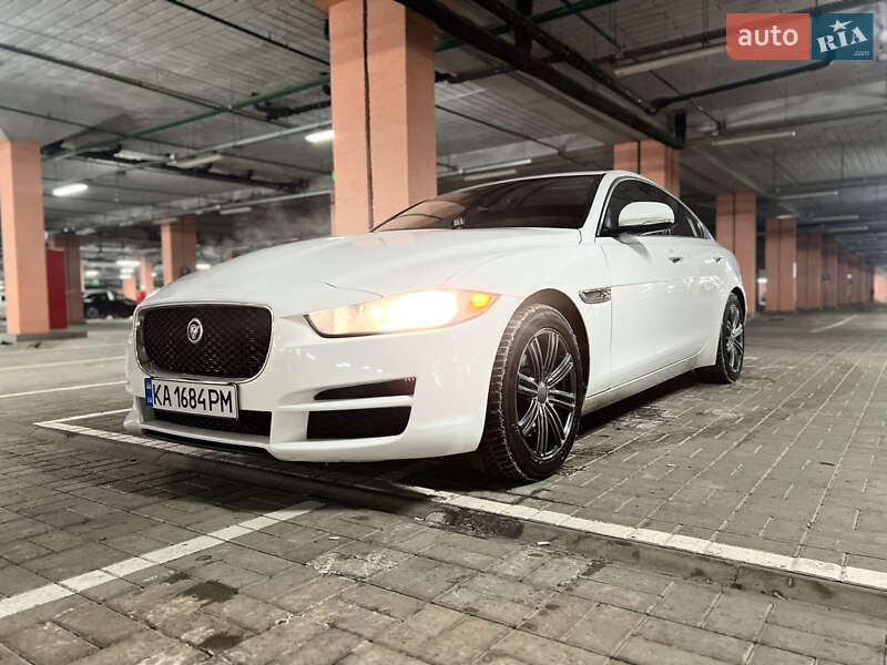 Седан Jaguar XE 2016 в Киеве фото Седан Jaguar XE 2016 в Киеве