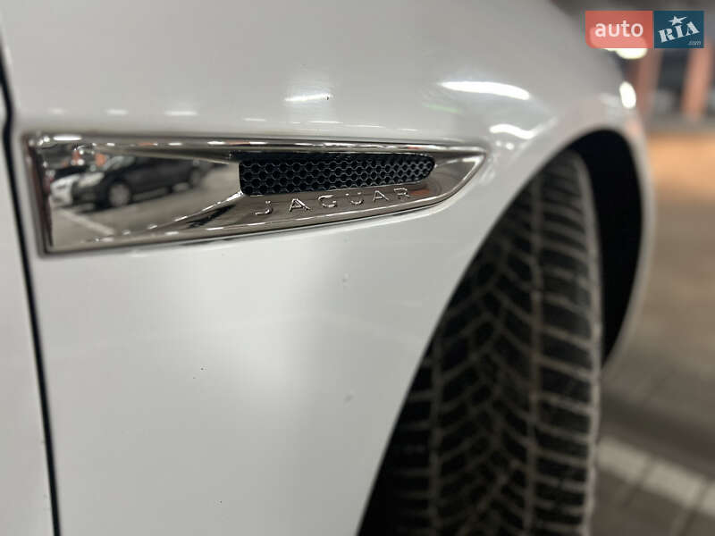 Седан Jaguar XE 2016 в Киеве фото 22 Седан Jaguar XE 2016 в Киеве