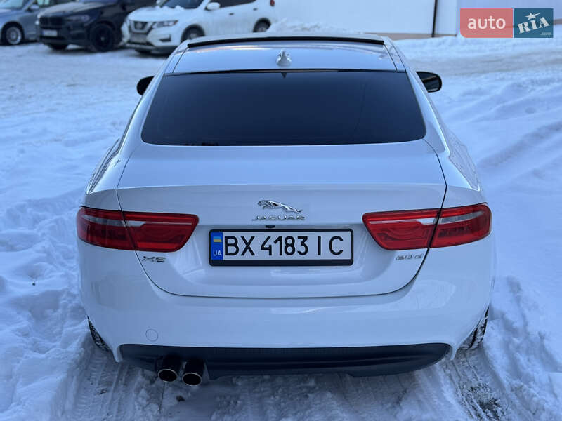 Седан Jaguar XE 2016 в Ивано-Франковске