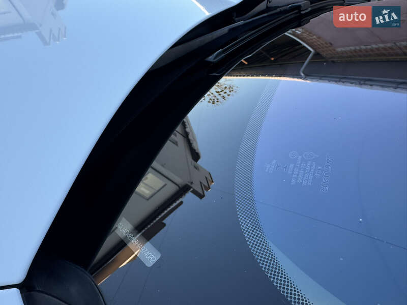 Седан Jaguar XE 2016 в Ивано-Франковске