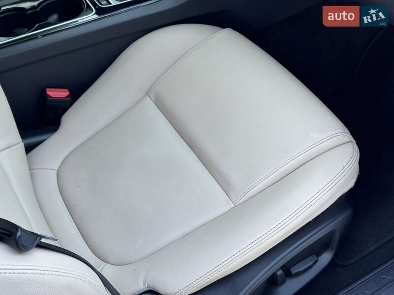 Седан Jaguar XE 2016 в Ивано-Франковске