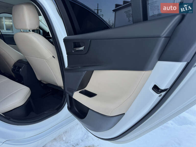 Седан Jaguar XE 2016 в Ивано-Франковске