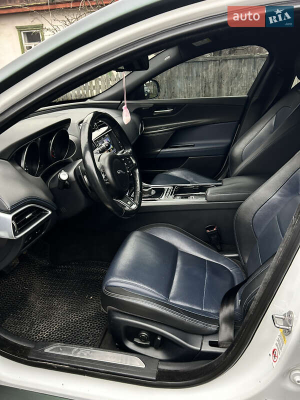 Седан Jaguar XE 2017 в Чернигове фото 11 Седан Jaguar XE 2017 в Чернигове