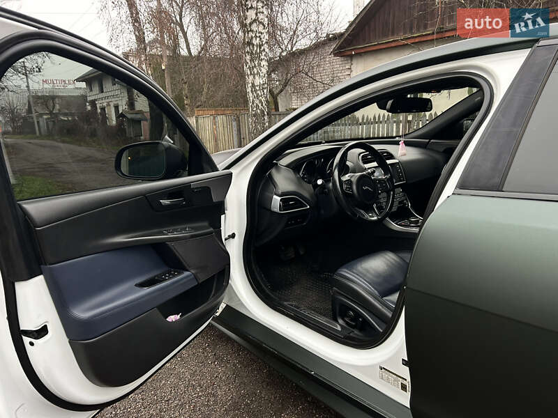 Седан Jaguar XE 2017 в Чернигове фото 10 Седан Jaguar XE 2017 в Чернигове