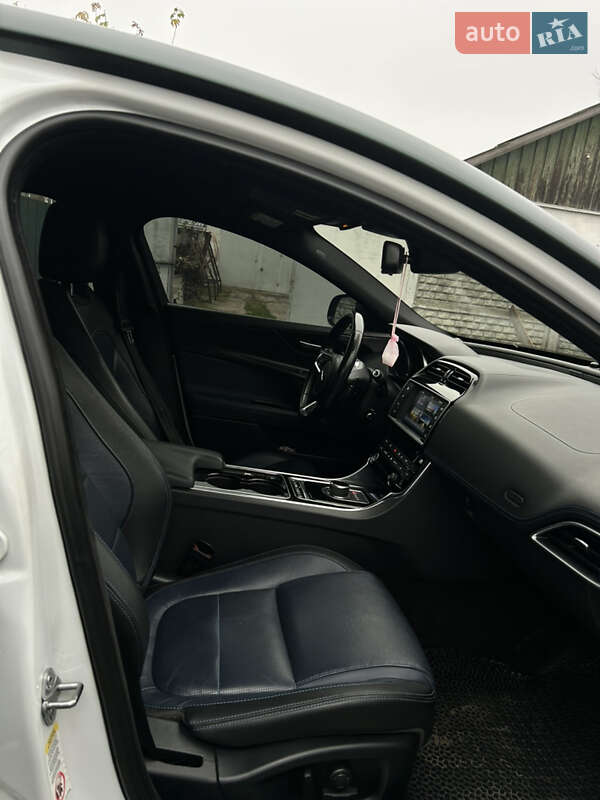 Седан Jaguar XE 2017 в Чернигове фото 18 Седан Jaguar XE 2017 в Чернигове