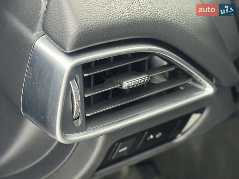 Седан Jaguar XE 2016 в Новояворовске фото 29 Седан Jaguar XE 2016 в Новояворовске