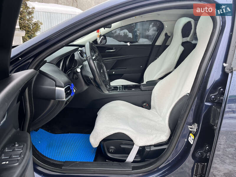 Седан Jaguar XE 2016 в Ивано-Франковске фото 42 Седан Jaguar XE 2016 в Ивано-Франковске